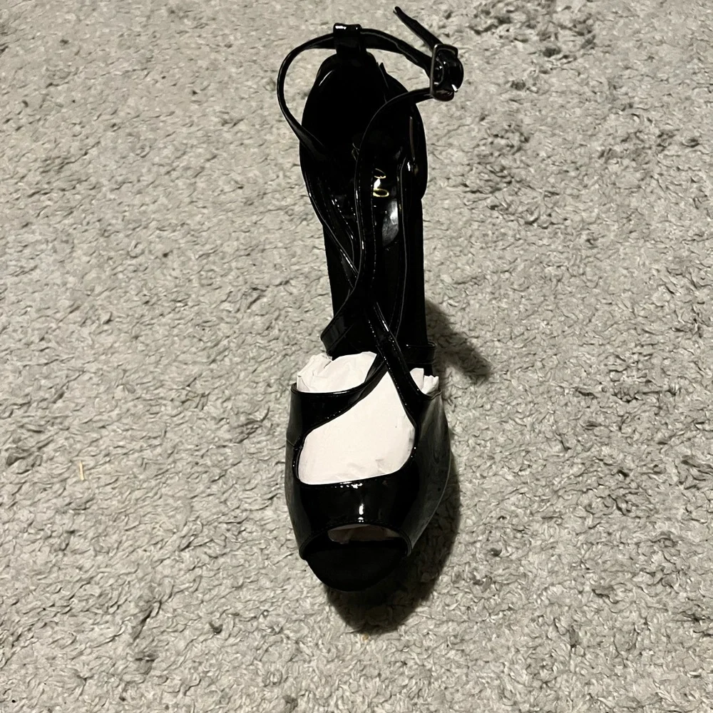 Ellie Platform heels Size 11 - Picture 1 of 12